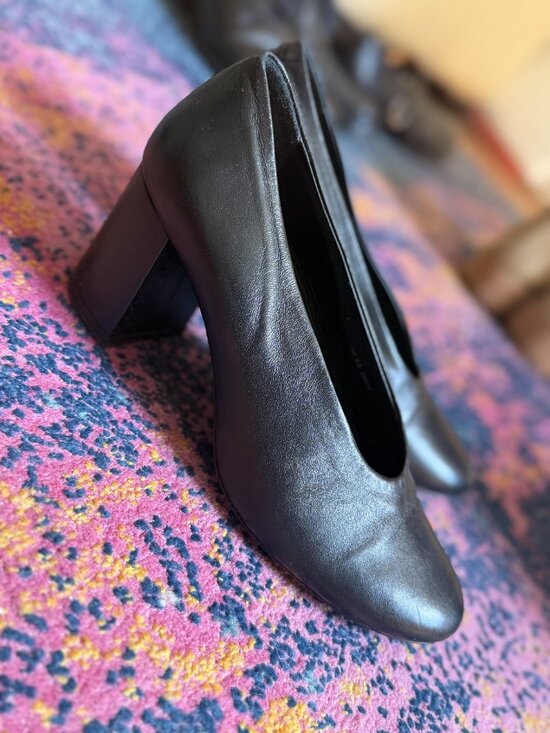 COS Shoes - COS Black Leather Block Heel Pumps EU 40 Almond Toe Made in Italy Minimalist